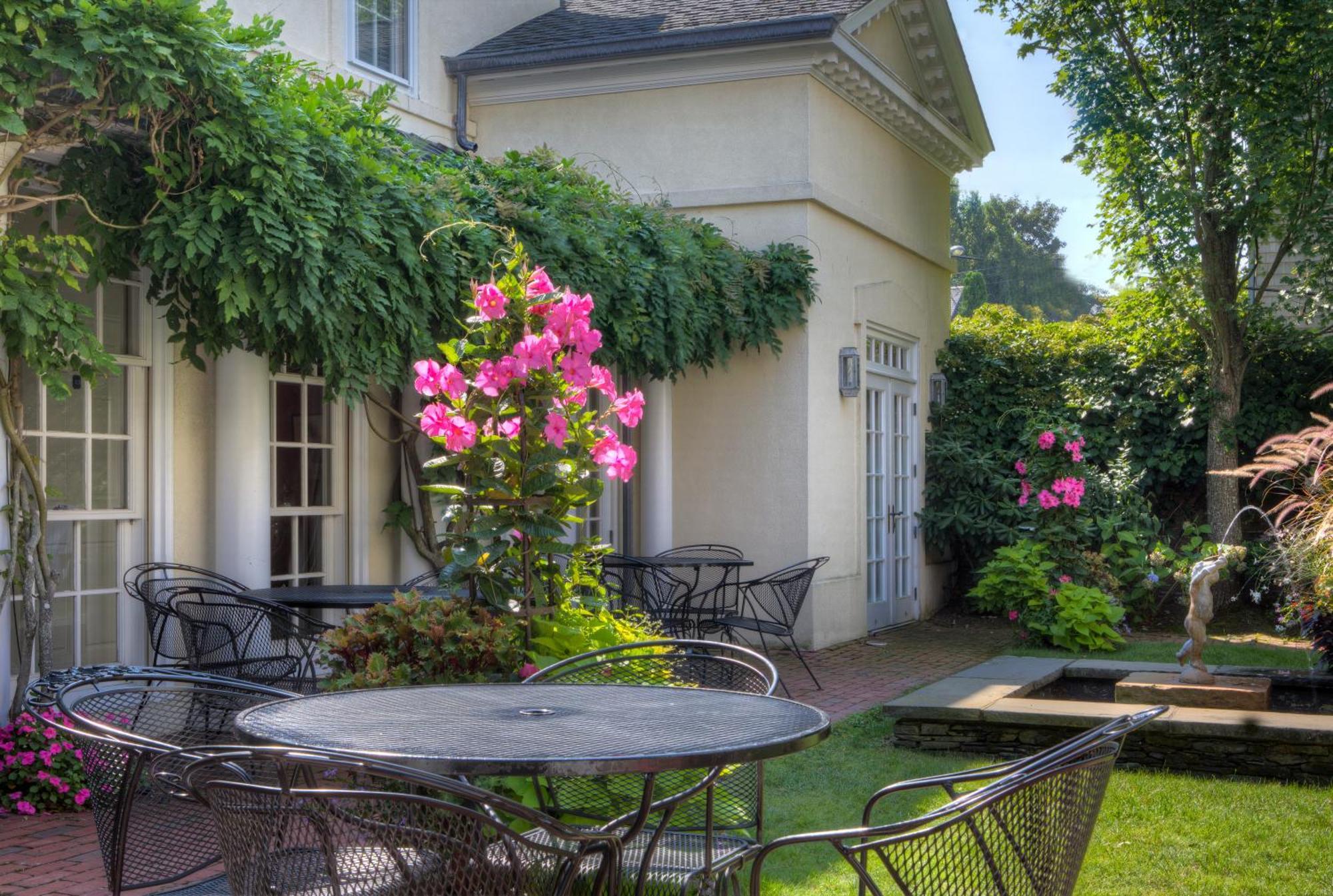Francis Malbone House Bed & Breakfast Newport Exterior photo
