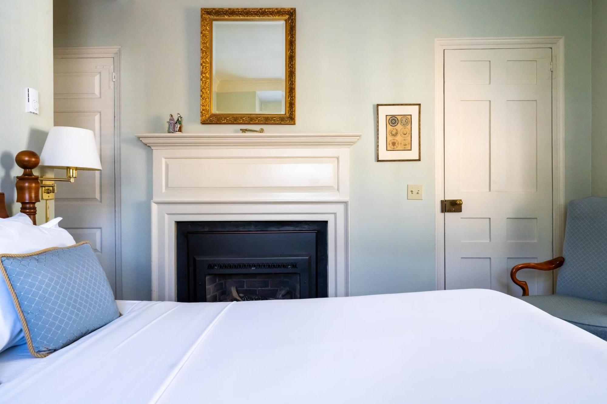 Francis Malbone House Bed & Breakfast Newport Exterior photo